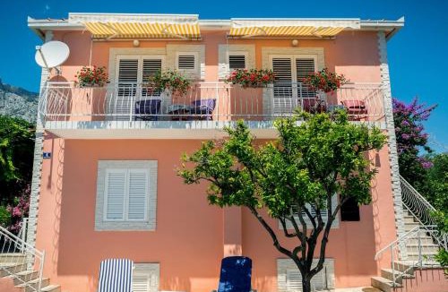 Orebic Villa | Vacation house near sea & beaches with HEATED POOL & BBQ