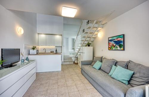 Veli Losinj Apartment | Valdarke Seaside Apt/w Sea View Terrace - Happy Rentals