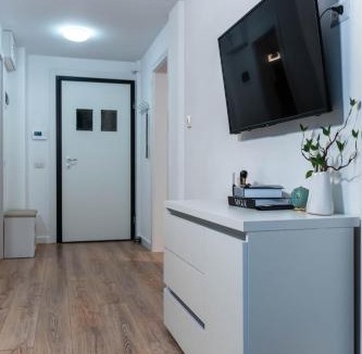 Craiova Apartment | Vanguard Suite De Lux