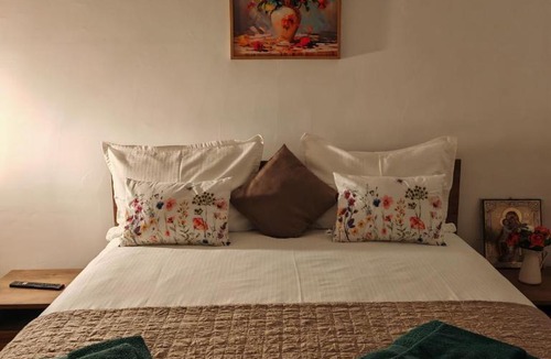 Chimindia House | Vi La June