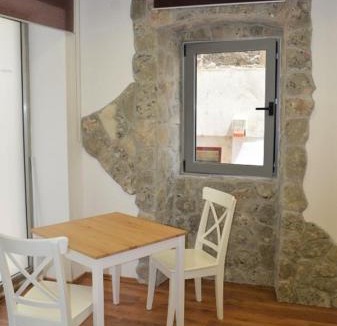 Grad Apartment | Vicencin place Downtown studio apartments