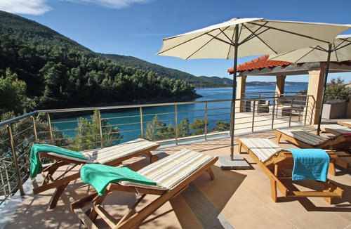 Blato Villa | Viila Anastasia Korcula, Special one- right by the sea, pool, parking. 8 pleope