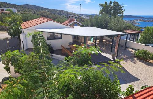 Dvornica Villa | Vila Leona