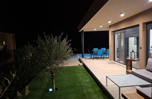 Mofardini Villa | Vila Mila Private Pool Retreat