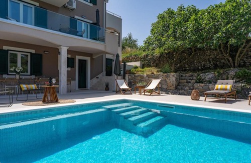 Split Villa | Vila Obzor with a heated pool