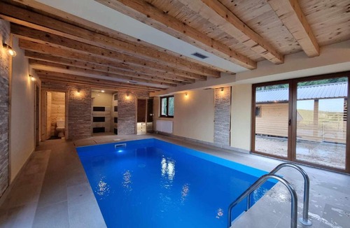East Sarajevo Villa | Vila Suvo vrelo sa unutrašnjim bazenom i saunom Jahorina