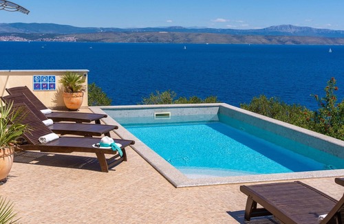 Cove Donja Krusica (Donje selo) House | Vila Vita - 200m vom Strand mit beheiztem Pool by Interhome