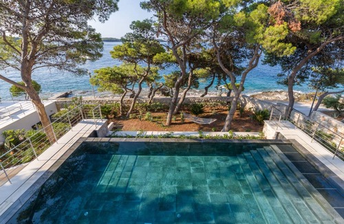 Hvar Villa | Villa ∙ 10 bedrooms ∙ 20 guests