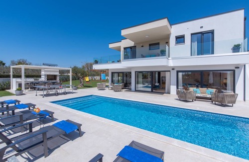 Jehnici Villa | Villa ∙ 4 bedrooms ∙ 8 guests