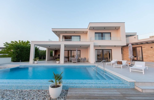 Primosten Villa | Villa ∙ 5 bedrooms ∙ 10 guests