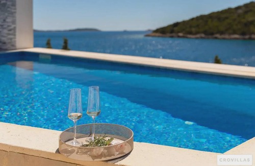 Vinisce Villa | Villa ∙ 6 bedrooms ∙ 12 guests
