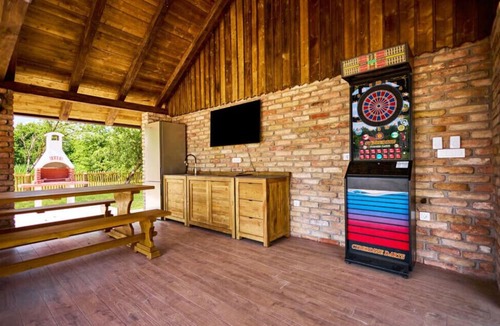 Sisak Villa | Villa 77 by Villas Guide