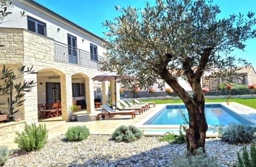 Foli Villa | Villa Ajda with heated privat pool, jacuzzi, sauna, 4 bedroom, 4 bathroom
