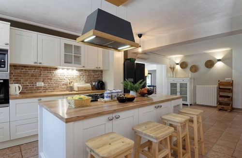 Valica Villa | Villa Al Parco - Sleeps 14, 6 bedrooms, no neighbors, private pool