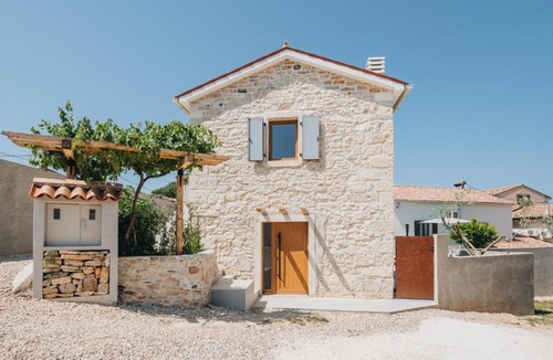 Valtura Villa | Villa Allegra Design Heritage 2026 - Private Swimming Pool & Garden