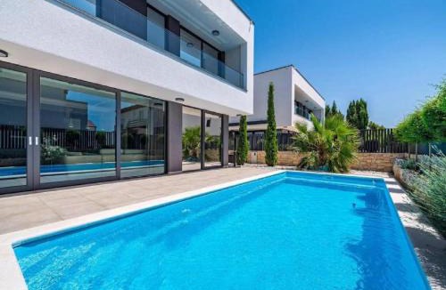 Banjol Villa | Villa Alpha