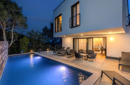 Obrs Villa | Villa Amelie by Villas Guide