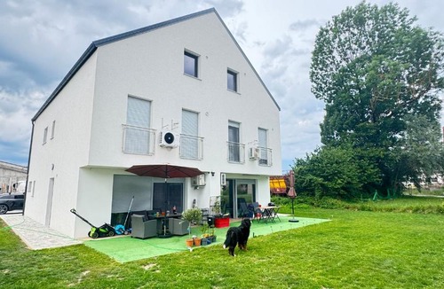 Postojna Villa | Villa AMULET - Spacious 3BR Villa near Postojna Cave