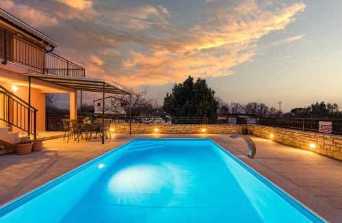 Jursici Villa | Villa Ana in Central Istria for 12 persons with private saltwater Pool