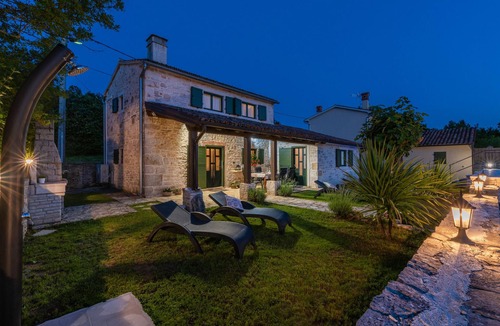 Kanfanar Villa | Villa Ana Rita for 6 people - beautiful rustical villa with heated pool & jacuzzi in Central Istria