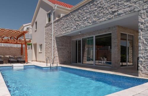 Pitve Villa | Villa Anouk