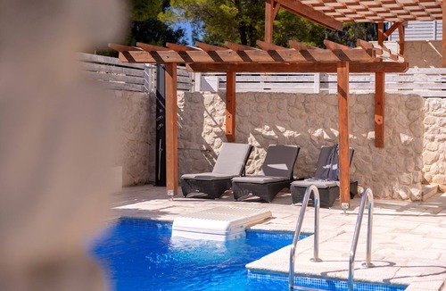 Pitve Villa | Villa Anouk - Modern Villa with Pool & Spa