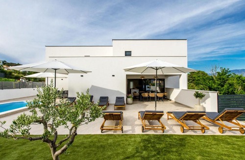 Lopar Villa | Villa Antica by Interhome