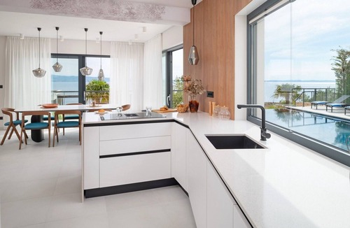 Podstrana Villa | Villa Apolina 4-en-suite bedrooms, heated 36sqm pool, sea views, beach 1km