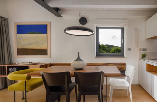 Kras House | Villa Artes with Outdoor Hot Tub & Sauna
