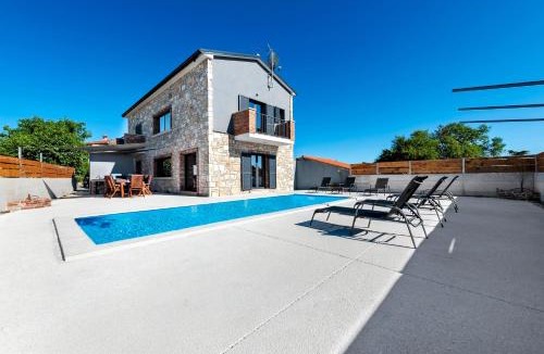 Kanfanar Villa | Villa Baraka with private pool near Rovinj - WiiBuk