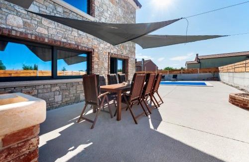 Kanfanar Villa | Villa Baraka with private pool near Rovinj - WiiBuk