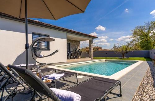Jursici Villa | Villa Barbara by Villsy