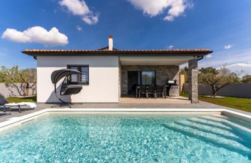 Jursici Villa | Villa Barbara by Villsy