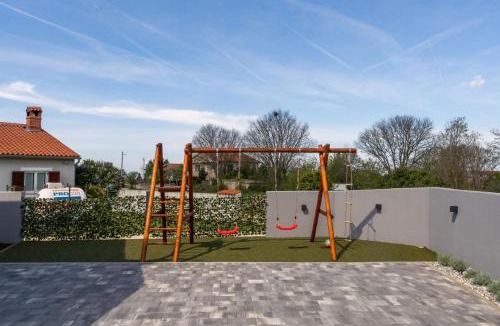 Jursici Villa | Villa Barbara by Villsy