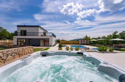 Podbablje Villa | Villa Begovina with a private pool, Hot-Tub, 4 bedrooms