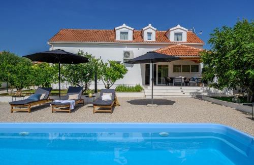 Cove Makarac (Milna) Villa | Villa Bellezza