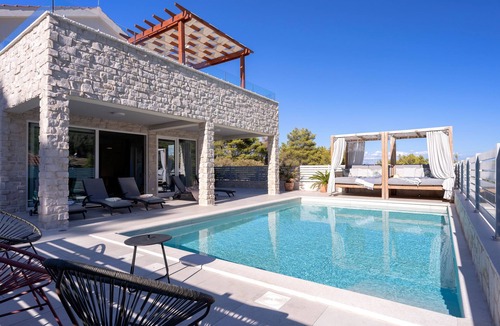 Pitve Villa | Villa Belpur - Modern Villa with Pool and Spa