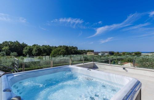Novigrad Villa | Villa Bianca by Interhome