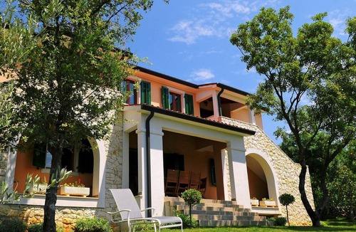 Stanisovi House | Villa Biljana, mit Zugang zu zwei Gemeinschaftspools by Interhome