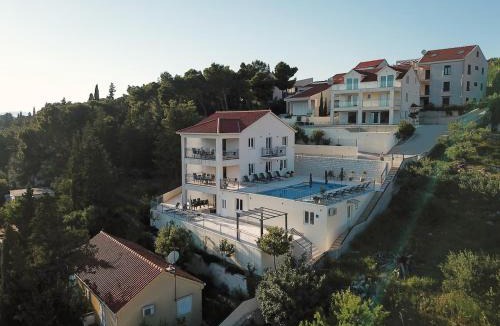 Milna (Brac) Apartment | Villa Birke with pool and sea view floor one