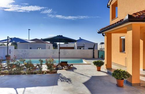 Sikici Villa | Villa Buzdonka