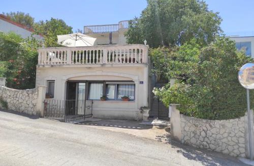 Okrug Gornji Apartment | Villa Caroline