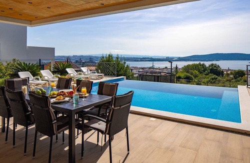 Kastel Sucurac Villa | Villa Casa Bella with sea views, 1.4km from the beach