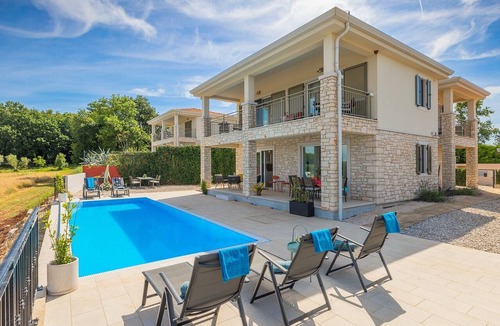 Buzinija Villa | Villa Casa Nova by Villas Guide