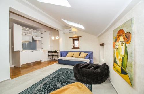 Bale House | Villa Castel