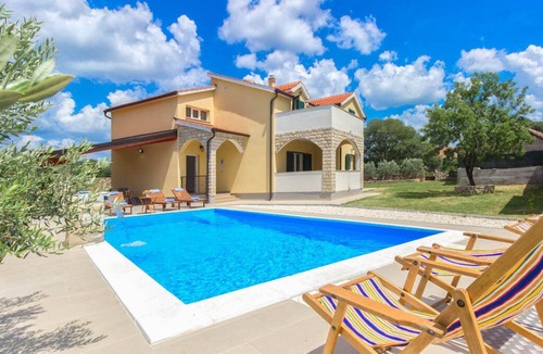 Bristane Villa | Villa Cera - Four Bedroom Villa, Sleeps 8