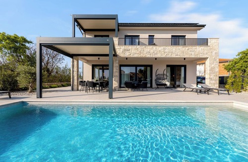Vrh Villa | Villa Cesarica with heated pool, indoor pool & sauna (Kvarner - Vrh)