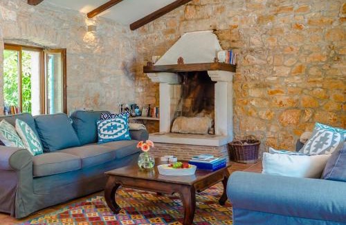 Kastelir-Labinci Villa | Villa Cypress by Istrian Country Houses