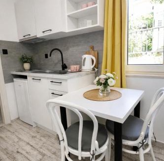 Ratac Apartment | Villa Dalmacija Modern Apartments 1-Minute Walk to Beach