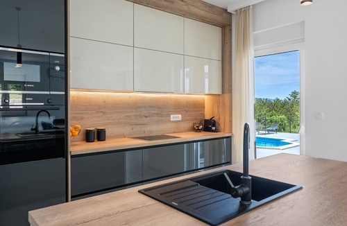 Podbablje Villa | Villa Dalmatia- with Sauna, Hot tub, Heated pool 3 en-suite bedrooms, playground, Table tennis,